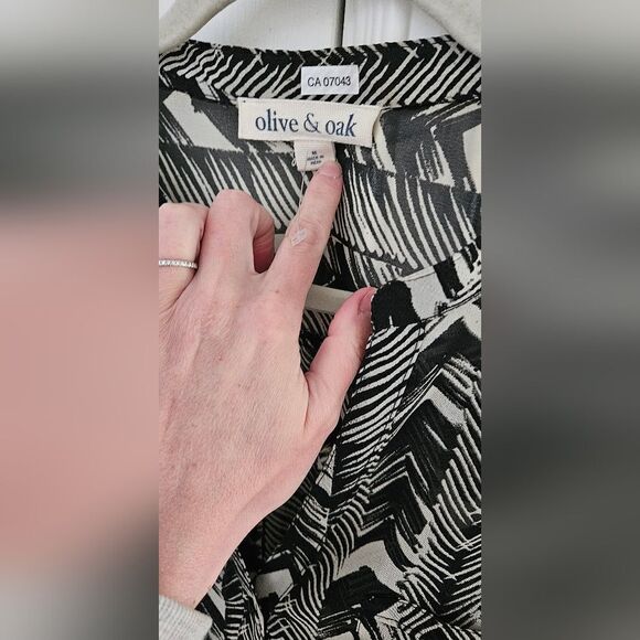 💝Olive & Oak Black and White Long Sleeve Blouse with Mandarin Collar - Picture 3 of 4